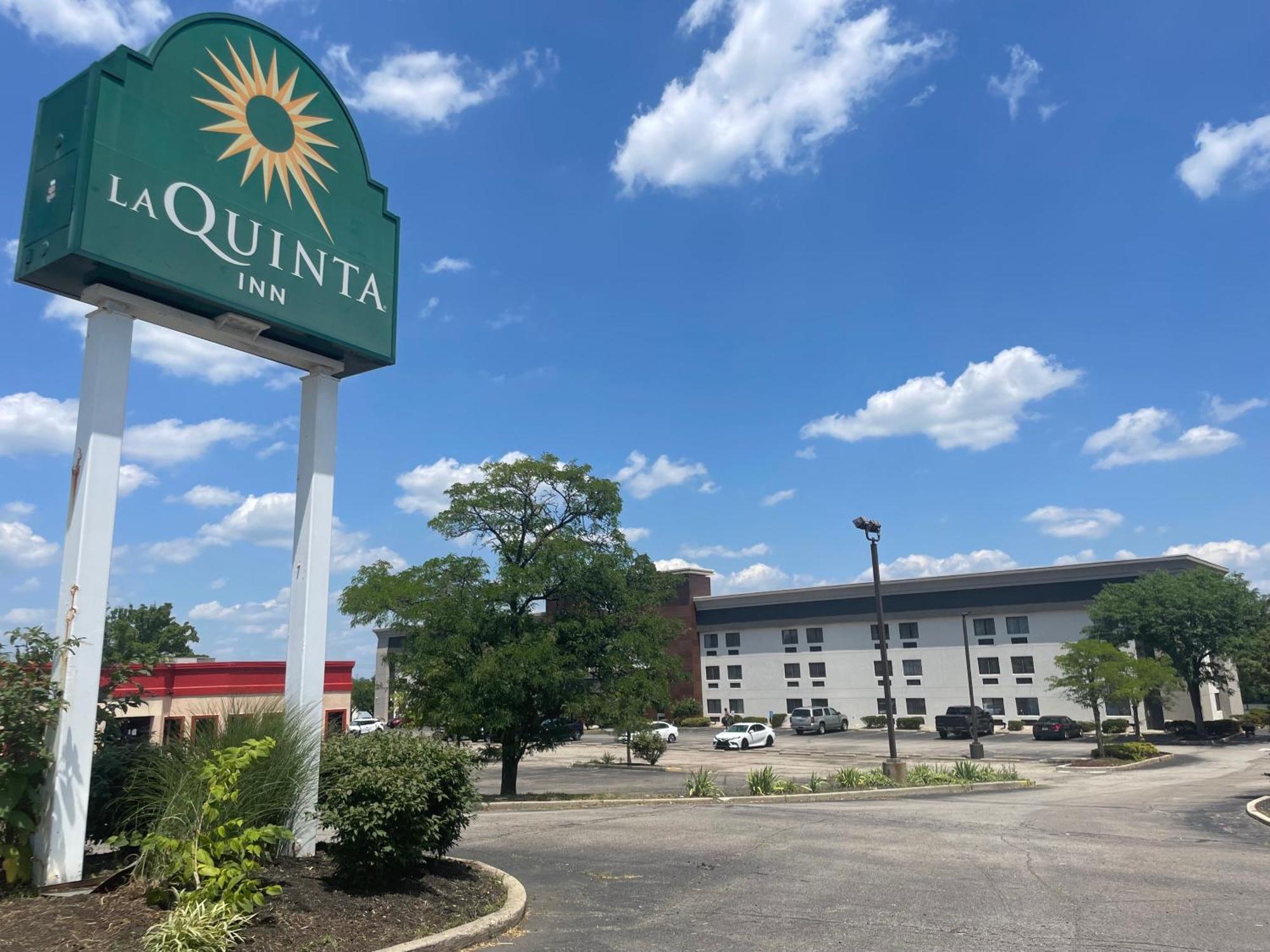 La Quinta Inn By Wyndham Cincinnati North Springdale Exterior photo